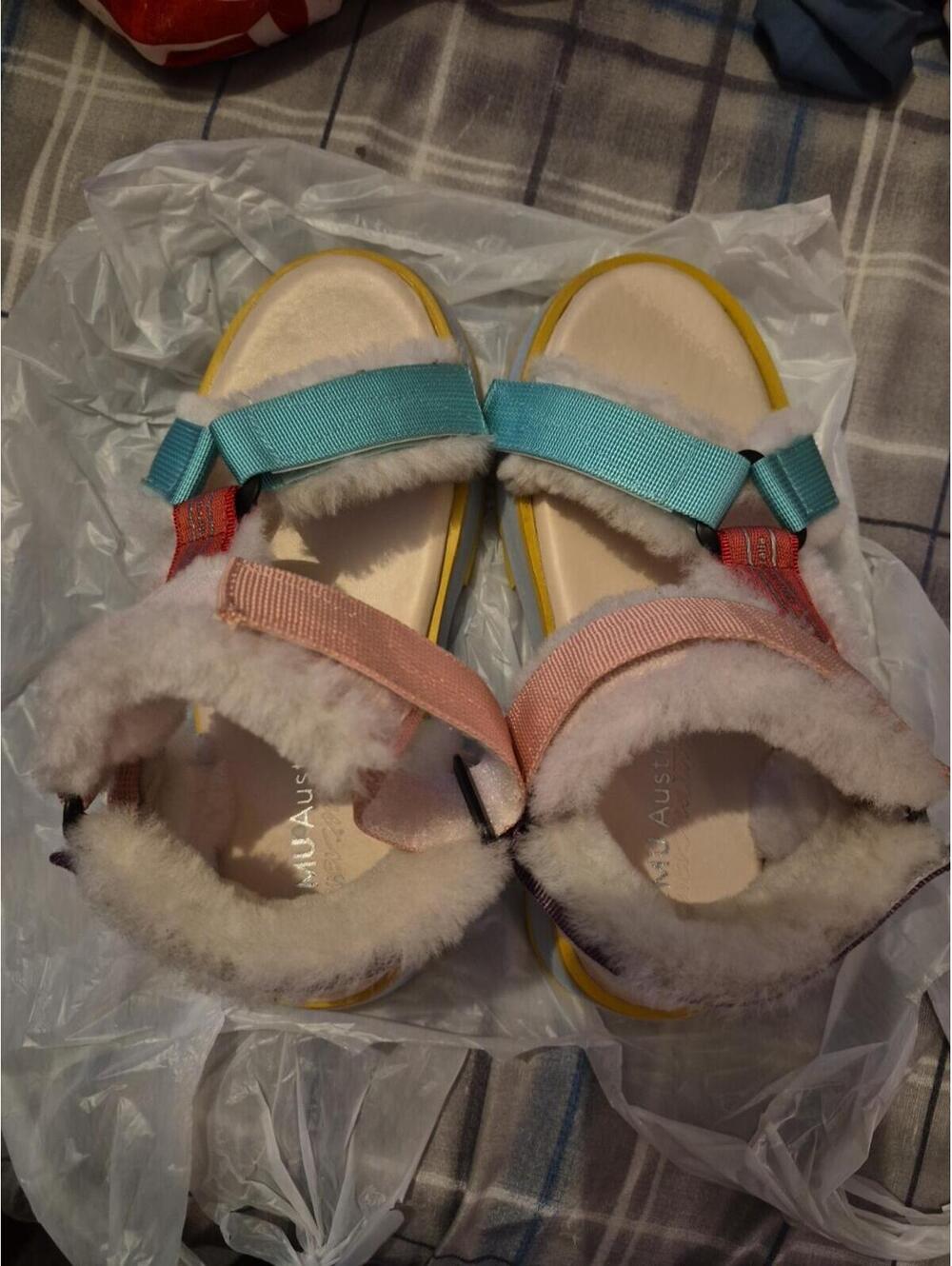 Emu Austrailia Raven Sheepskin Sandals-w7